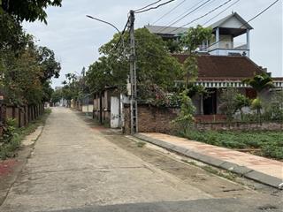 127m đất thôn 3 phú cát ngay cạnh các trường đại học, đường rộng 2 ô tô tránh ngõ thông giá hợp lý
