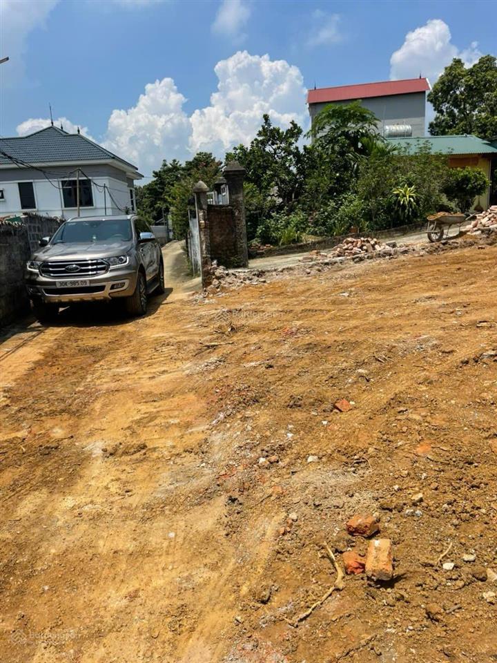 Hàng ngonbổrẻ ạ.400m mặt tiền tận 16m vuông vắn bằng phẳng ô tô tải chạy qua.nằm trong khu dân
