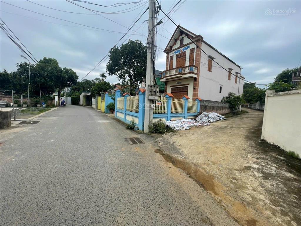 2 tỷ được 100m thổ cư tất đường trước đất 4m. cách trục đường nhựa chỉ 80m. cách khu cn chỉ 150m.