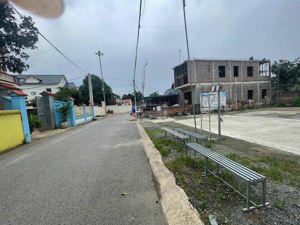 2 tỷ được 100m thổ cư tất đường trước đất 4m. cách trục đường nhựa chỉ 80m. cách khu cn chỉ 150m.