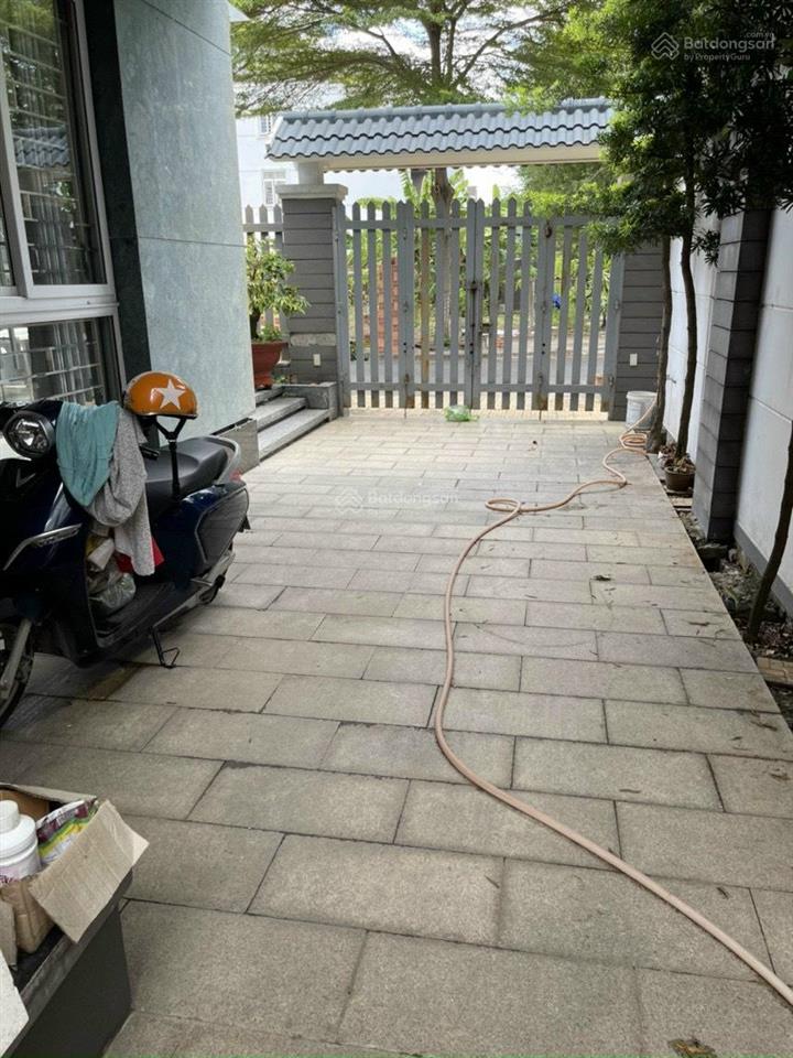 Cho thuê biệt thự góc 2mt kdc khang điền, dương đình hội q9