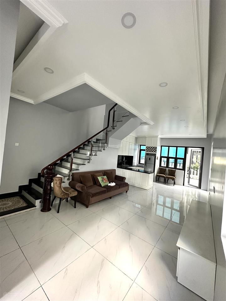 Cho thuê căn góc ngang 7m kdc simcity, lò lu, quận 9