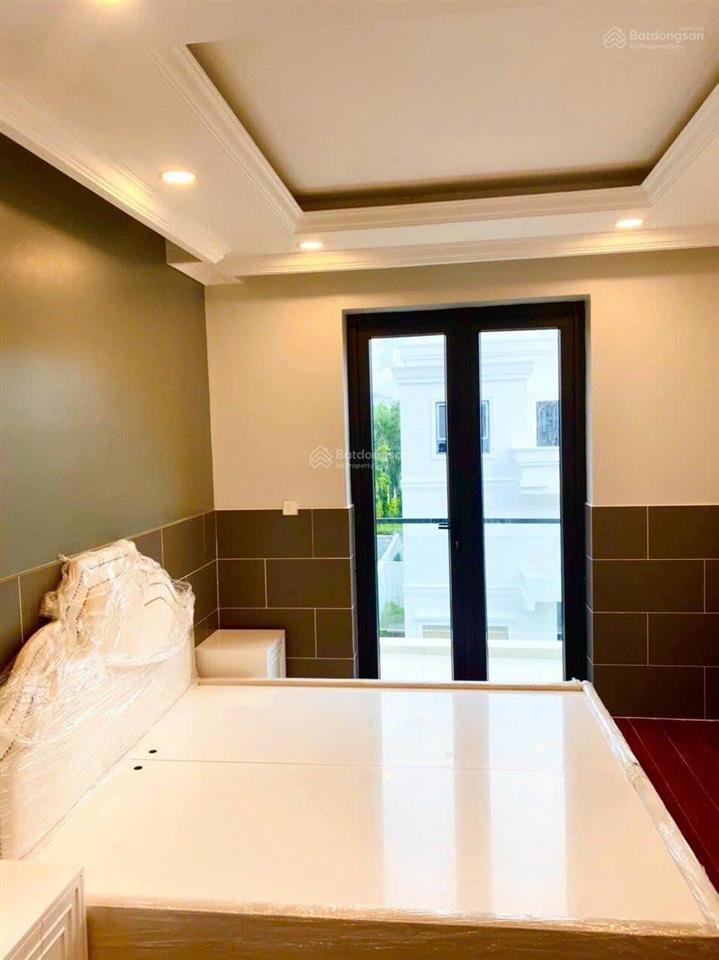 Cho thuê căn góc ngang 7m kdc simcity, lò lu, quận 9