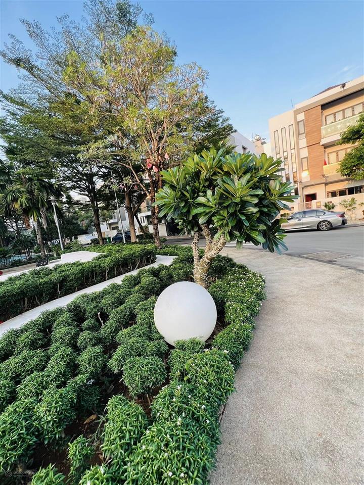 Lvcc rã đông! 15 tỷ hạ còn 13 tỷ bán gấp villa 12x15m đơn lập golf park q9