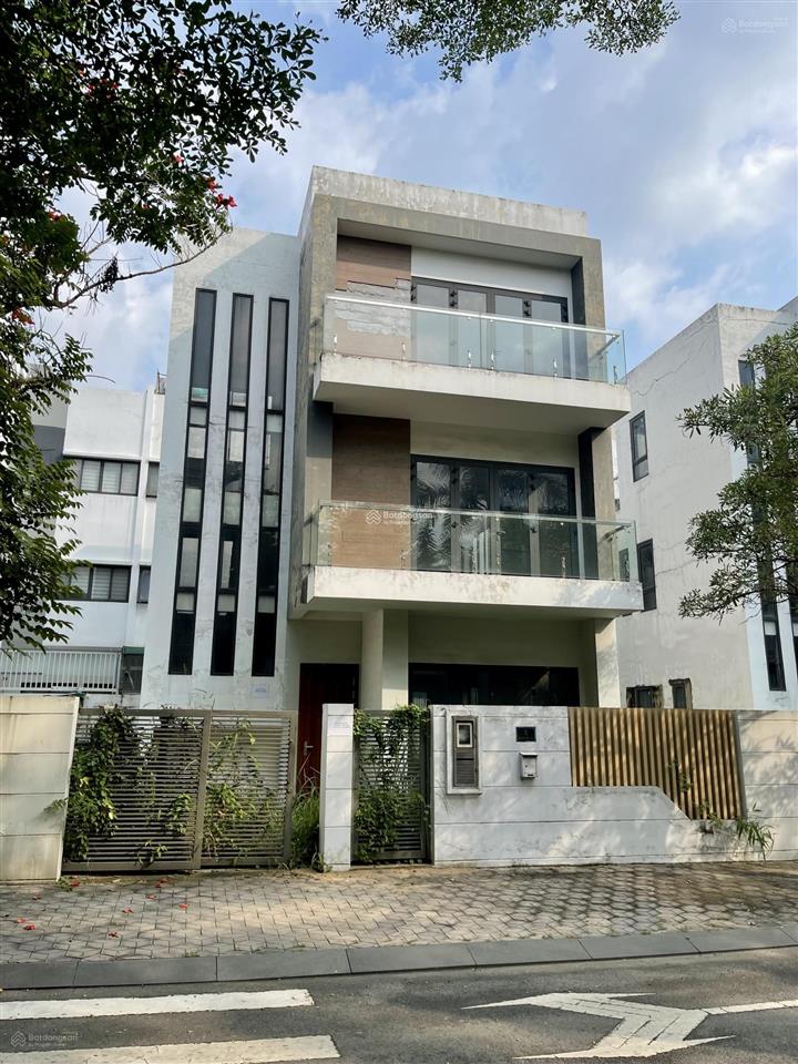 Lvcc rã đông! 15 tỷ hạ còn 13 tỷ bán gấp villa 12x15m đơn lập golf park q9