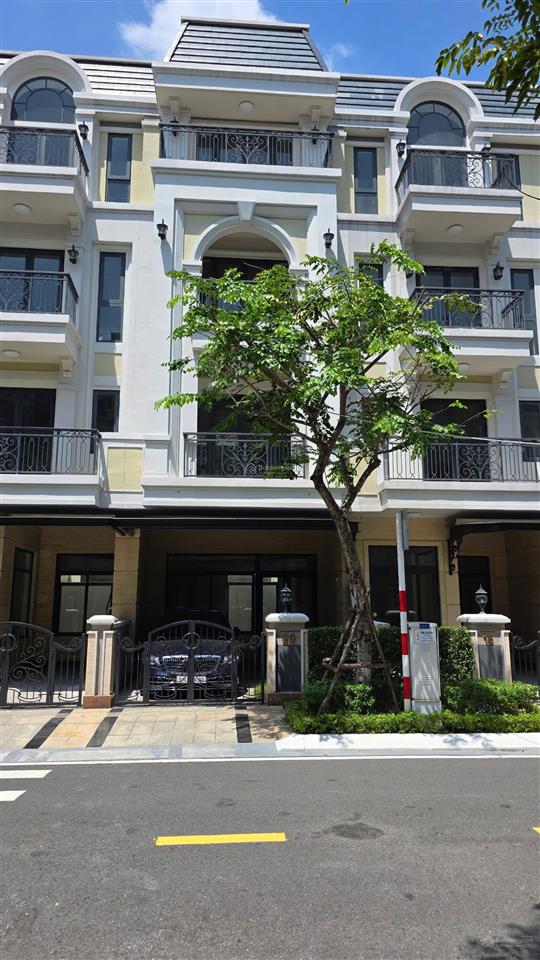 Lvcc classia q9 nhà thô 5x18m 1 trệt 3 lầu giá ngợp bank chỉ 17 tỷ