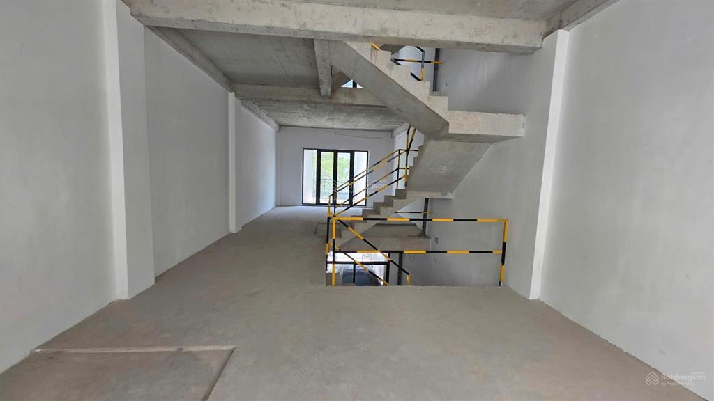 Lvcc classia q9 nhà thô 5x18m 1 trệt 3 lầu giá ngợp bank chỉ 17 tỷ