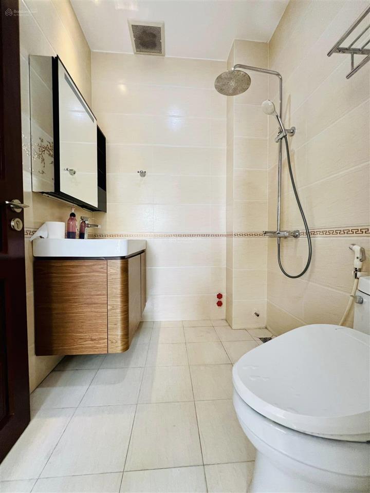 Cho thuê biệt thự full nt có hồ bơi thang máy kdc khang điền , đỗ xuân hợp q9