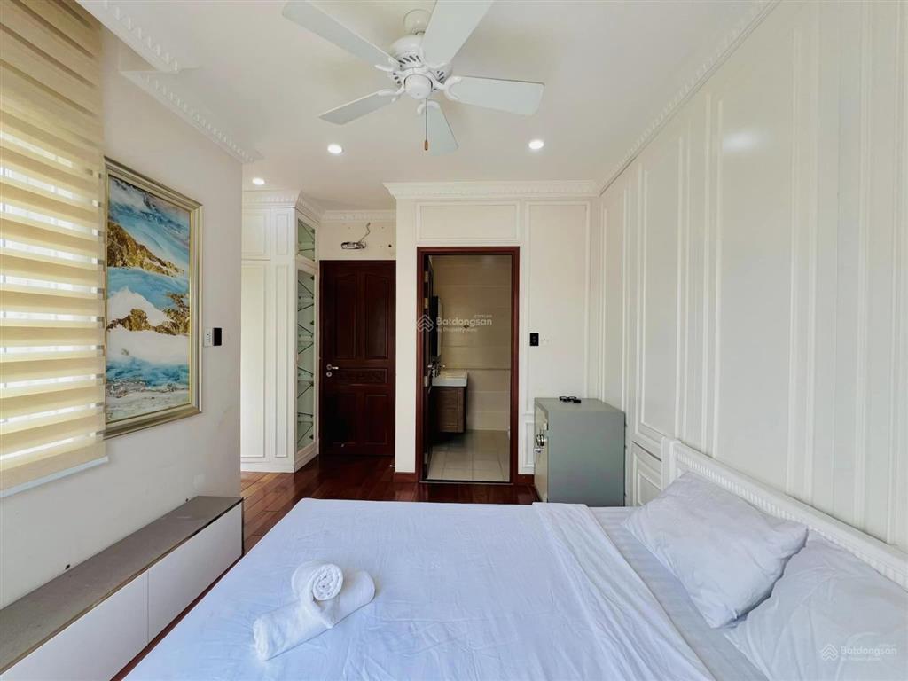 Cho thuê biệt thự full nt có hồ bơi thang máy kdc khang điền , đỗ xuân hợp q9