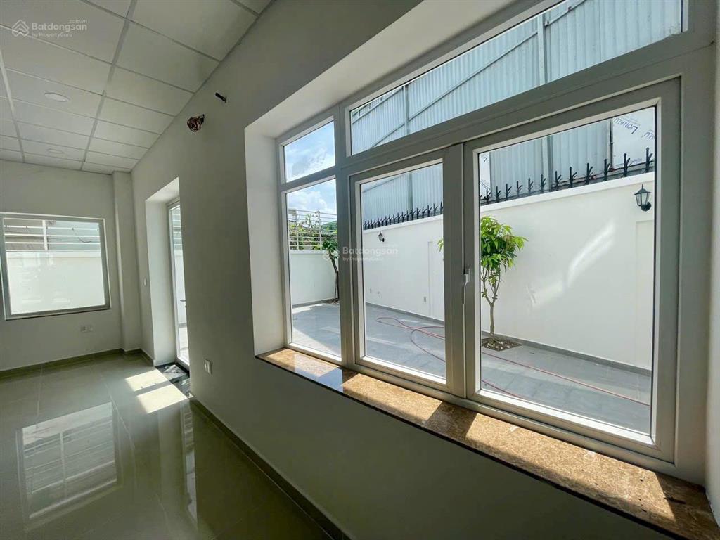 Cho thuê góc 2 mặt tiền liên phường q9 cũ