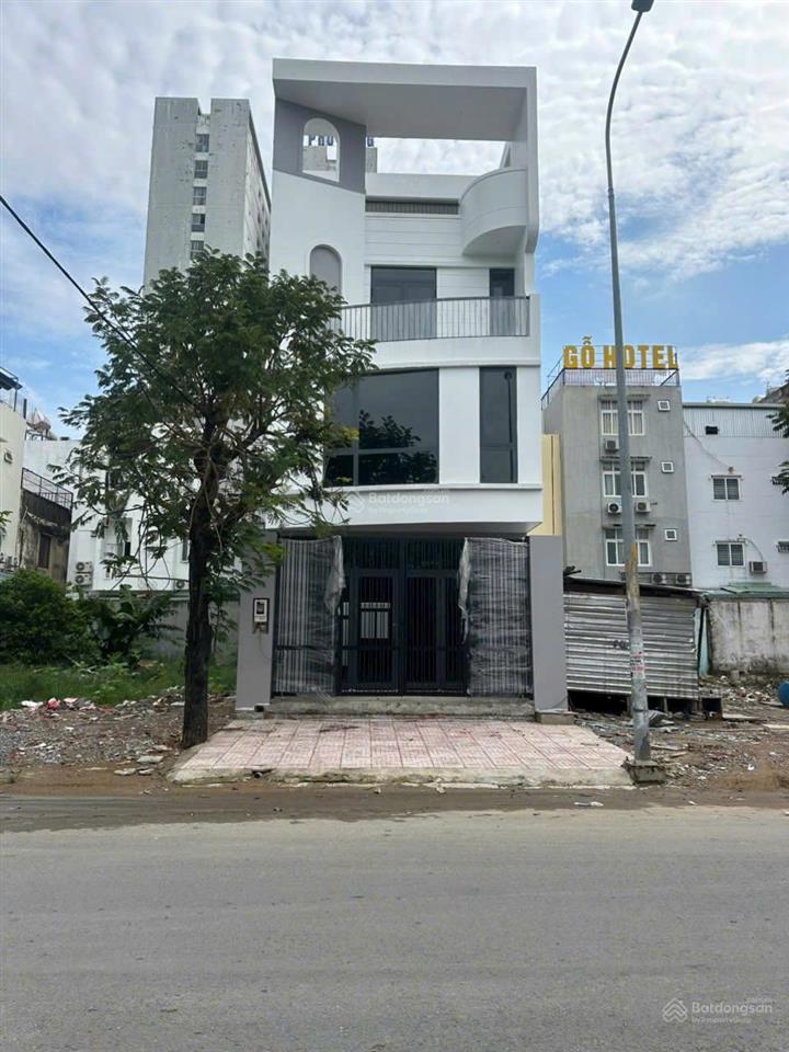 Cho thuê góc 2 mặt tiền liên phường q9 cũ