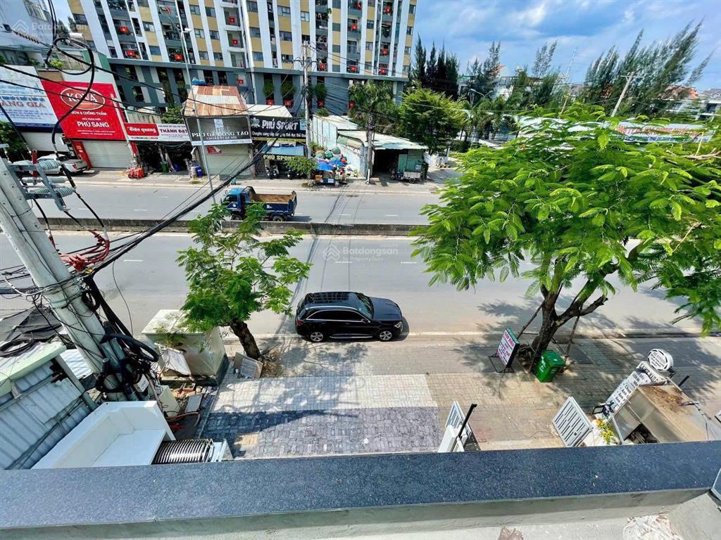 Cho thuê góc 2 mặt tiền liên phường q9 cũ