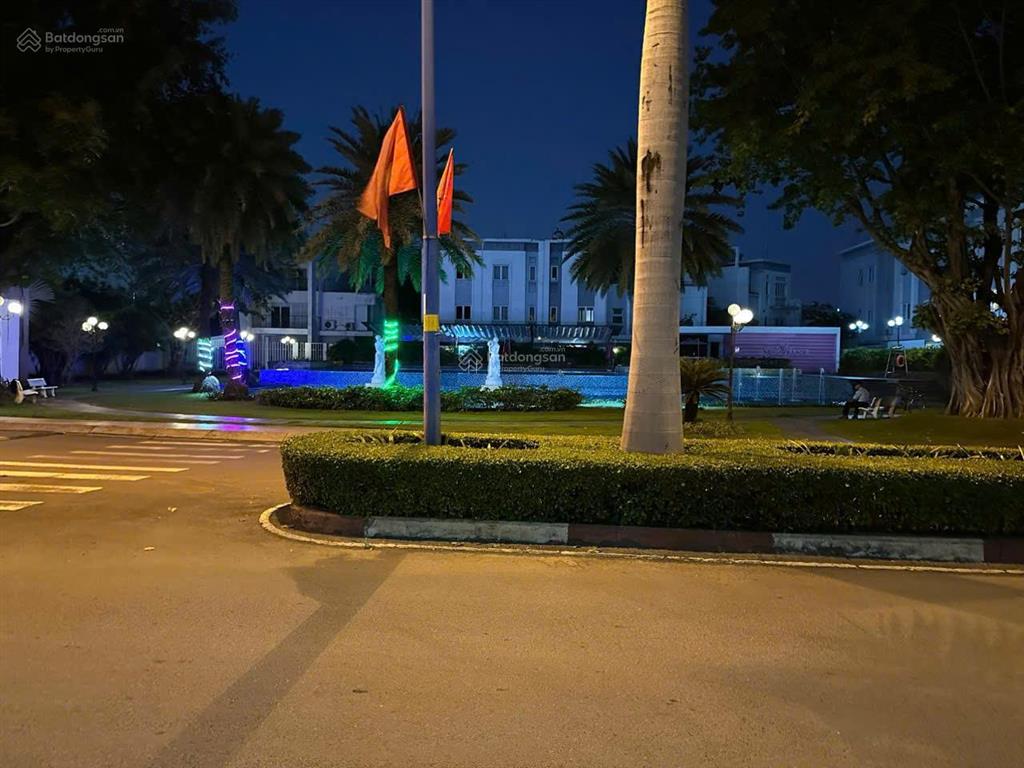 Bds hvl nhà mega village khang điền trục chính 20m, view trực diện hồ bơi