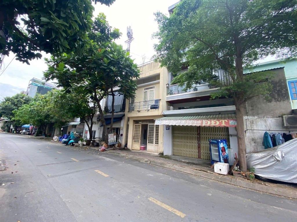 Bán nhà 2 mặt tiền chợ 339 và 297, phước long b, quận 9