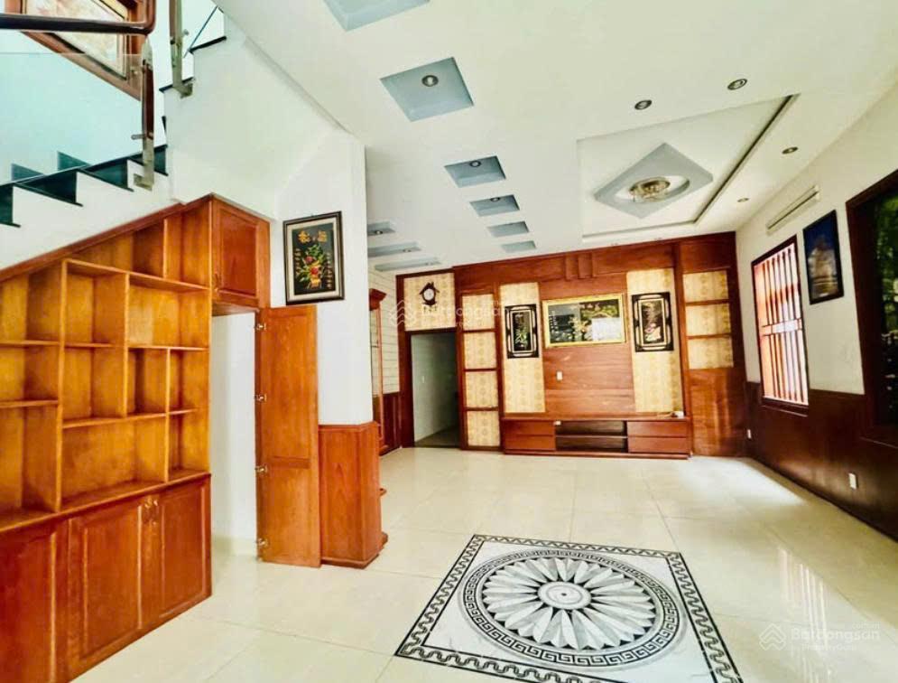 Bán biệt thự 200m2 kdc khang điền , plb q9