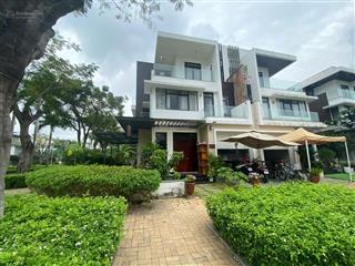 Cho thuê biệt thự sân vườn góc 2 mt kdc lucasta liên phường, q9