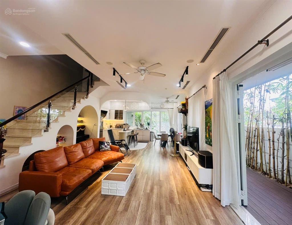 Cho thuê biệt thự full nt đẹp kdc melosa khang điền giá 30tr/th