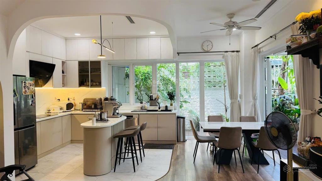 Cho thuê biệt thự full nt đẹp kdc melosa khang điền giá 30tr/th