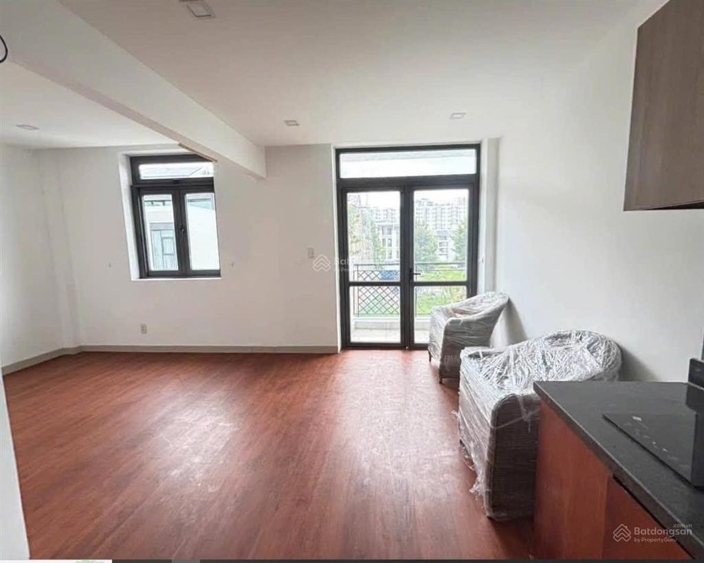 Cg cho thuê biệt thự valora nam phan đối diện globalcity có thang máy gồm 10 phòng