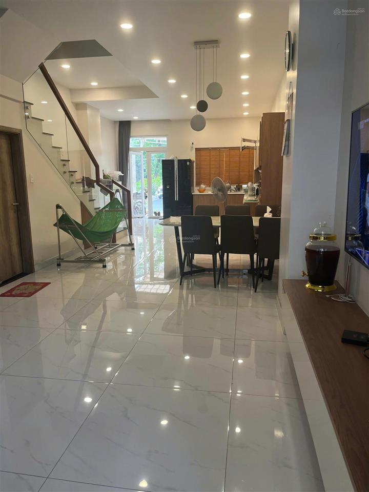 Hvl nc cho thuê nhà phố 140m2 hoàn thiện cơ bản kdc riovista, đỗ xuân hợp q9