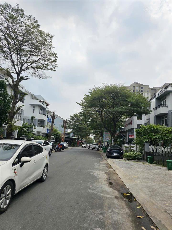 Hvl lvcc cho thuê căn góc mặt tiền gia hòa có thang máy q9