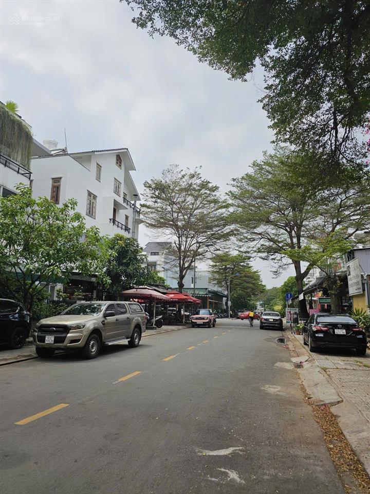 Hvl lvcc cho thuê căn góc mặt tiền gia hòa có thang máy q9