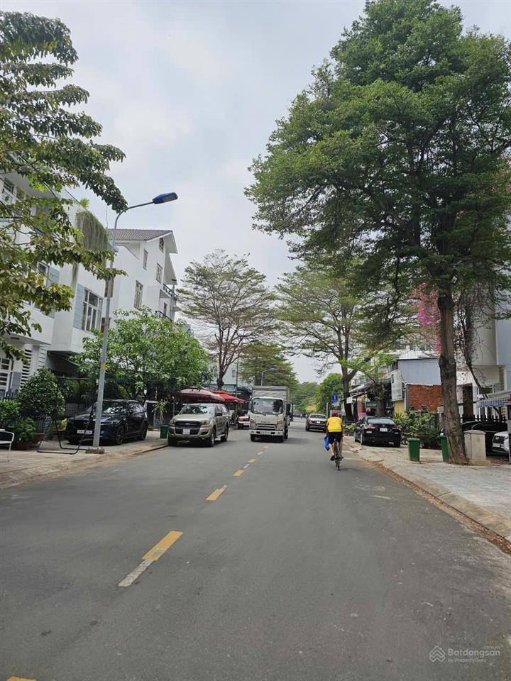 Hvl lvcc cho thuê căn góc mặt tiền gia hòa có thang máy q9