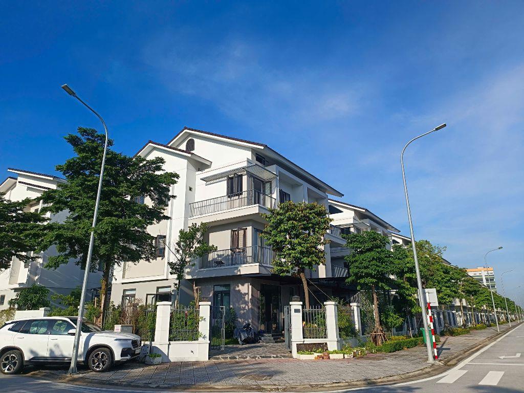 Biệt thự vippp 180m2 giá rẻ bằng căn chung cư trong kdt Centa Riverside Từ Sơn