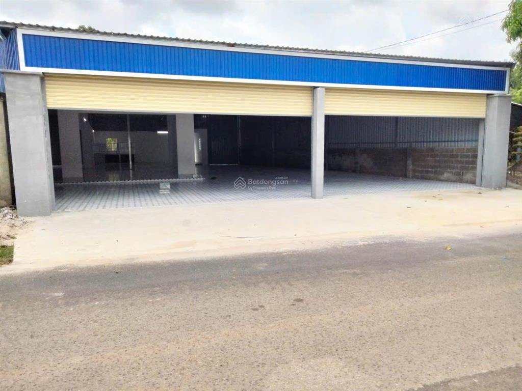 Nhà nguyên căn mặt tiền | dt  700m2 | 9 triệu