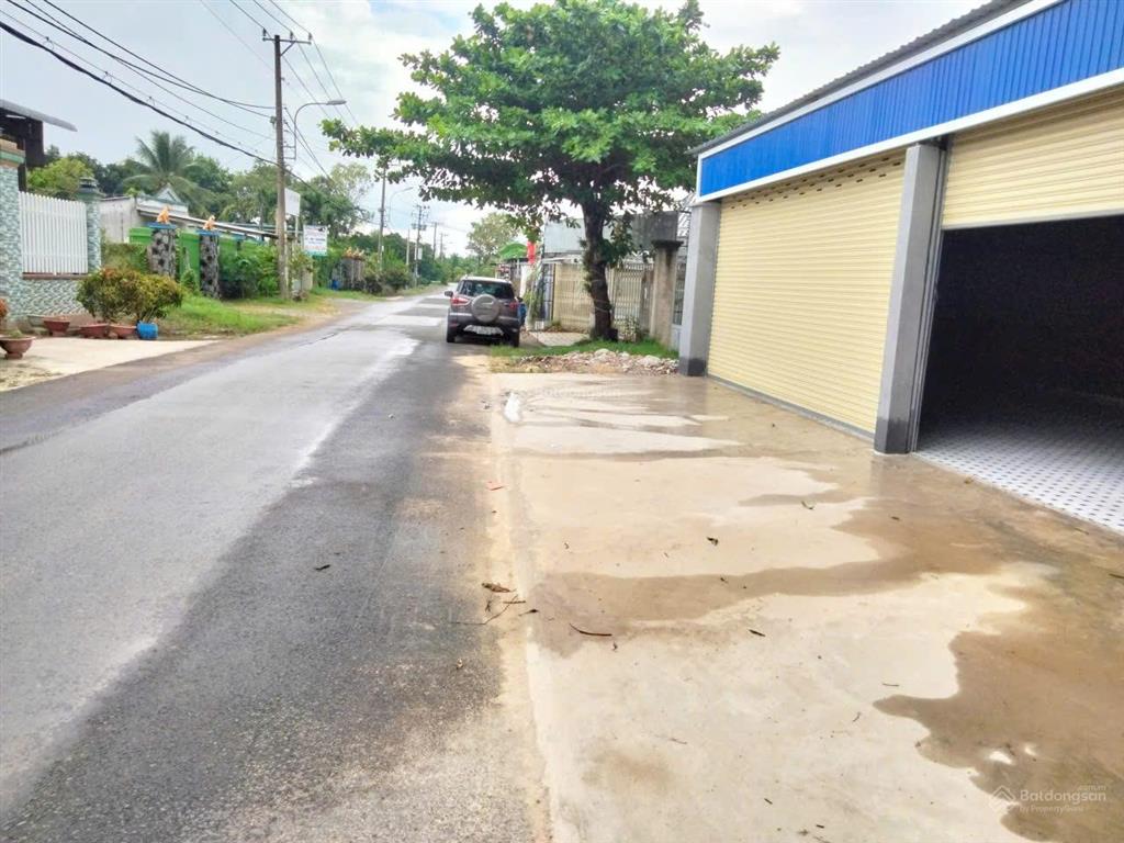 Nhà nguyên căn mặt tiền | dt  700m2 | 9 triệu