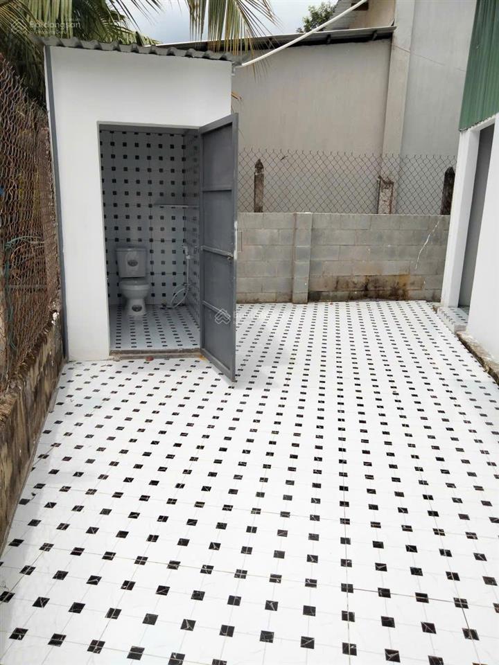 Nhà nguyên căn mặt tiền | dt  700m2 | 9 triệu