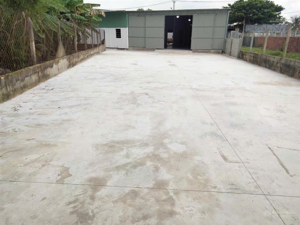 Nhà nguyên căn mặt tiền | dt  700m2 | 9 triệu