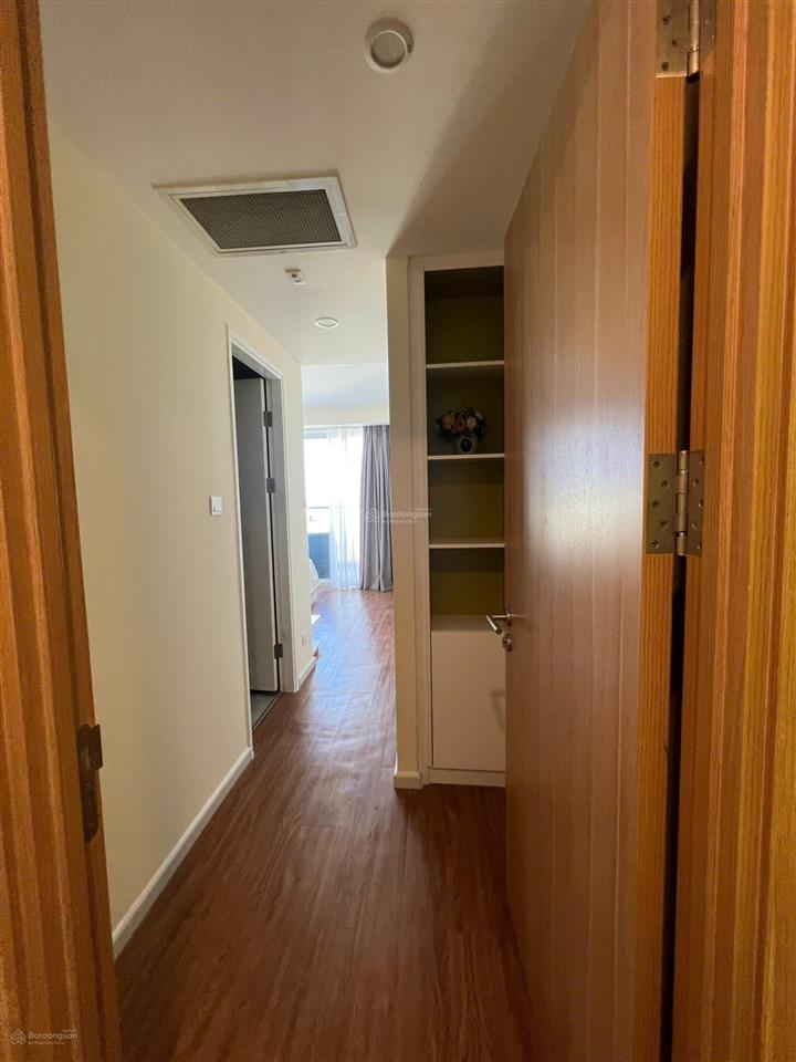 Bán căn hộ 5 2 phòng ngủ căn góc view thành phố toàn diện  0906 431 ***