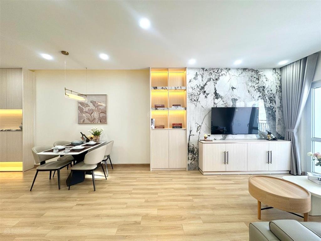 Chính chủ cần bán căn hộ mường thanh viễn triều view chính biển.