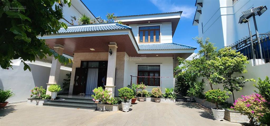 Bán biệt thự nhà vườn trung tâm nha trang đối diện công viên rộng lớn