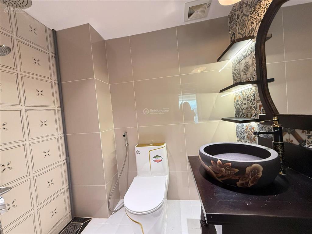 Bán căn hộ 2pn 2wc tầng 45 view cao thoáng đẹp.
