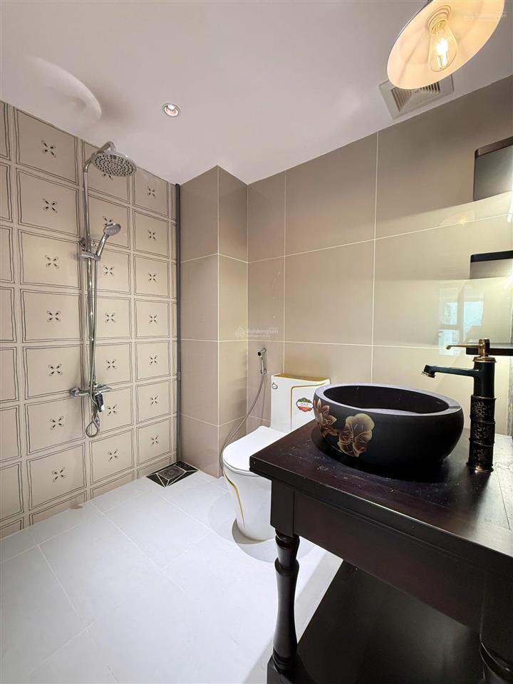 Bán căn hộ 2pn 2wc tầng 45 view cao thoáng đẹp.