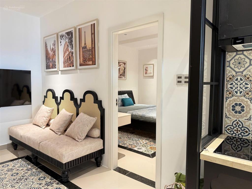 Bán căn hộ 2pn 2wc tầng 45 view cao thoáng đẹp.