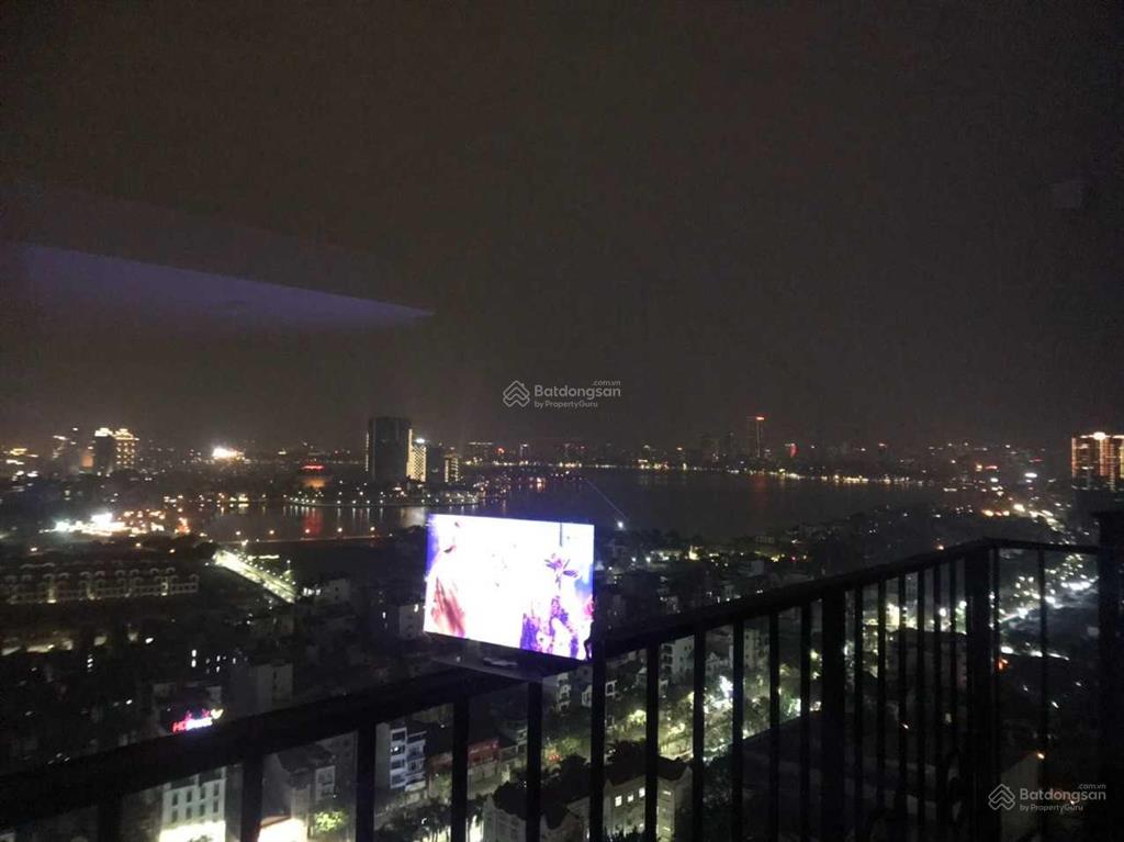 Mình cho thuê gấp căn 76 1pn tại pentstudio tây hồ full nội thất đẹp, view hồ.  0839 185 ***
