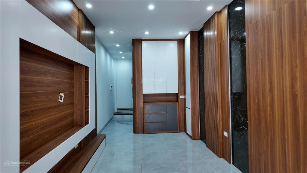 Bán nhà 5 tầng tại đông la. giá thương lượng. nhận nhà ngay. 0985 999 ***
