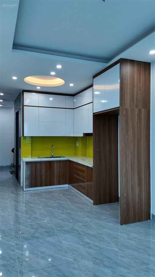 Bán nhà 5 tầng tại đông la. giá thương lượng. nhận nhà ngay. 0985 999 ***