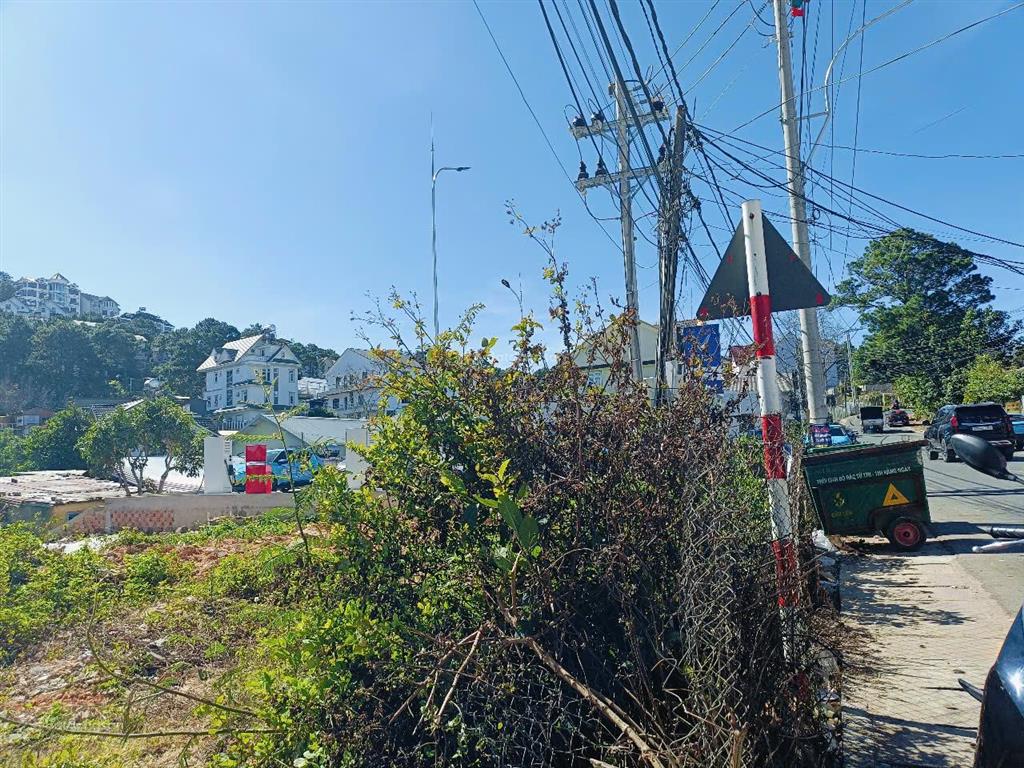 Đất nền biệt thự dt 250m2 đường nam hồ, đường ô tô, view đẹp, giá rẻ nhất khu vực 5 tỷ