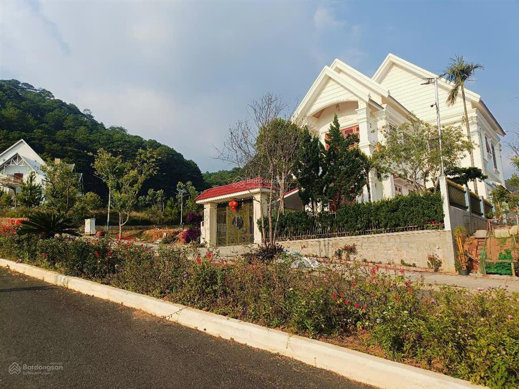 Đất biệt thự ngay thị trấn lạc dương, dt 376m2 full thổ cư, view đẹp, đường ô tô. giá 4.8 tỷ