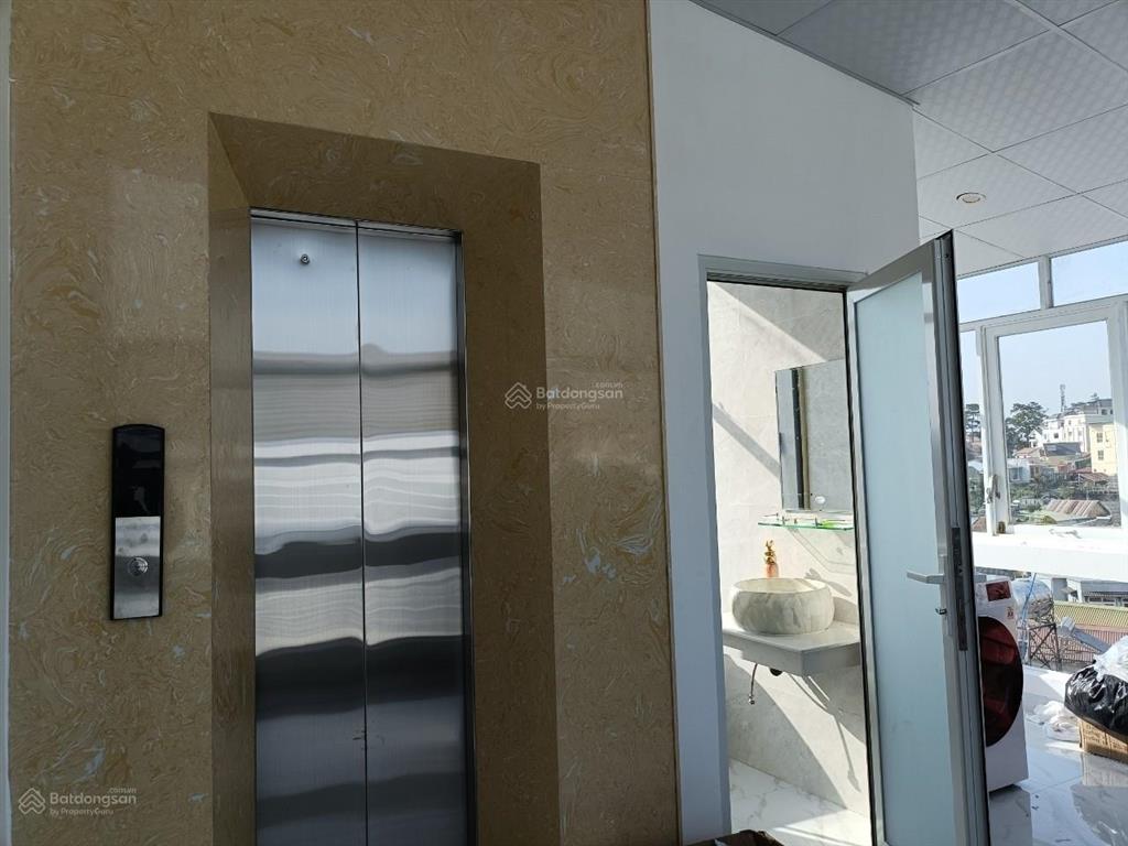 Khách sạn phố kqh phạm hồng thái, 98.75m2, 5 lầu, 11 phòng. cách hxh 500m. giá 16 tỷ