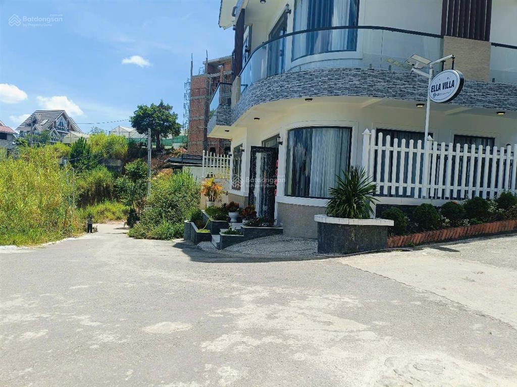 Hàng ngộp. đất biệt thự đường trịnh hoài đức, dt 215m2 full xây dựng, view đẹp, đường ô tô