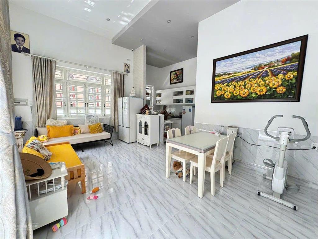Biệt thự đường cô giang, tp đà lạt. dt 235m2, 1 trệt, 4pn. cách hxh 1km, đường ô tô. giá 11 tỷ