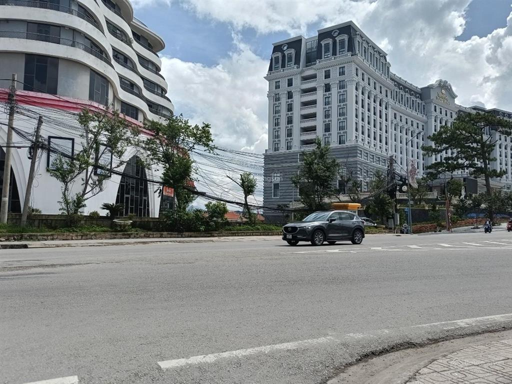 Biệt thự mặt tiền đường lê văn tám, tp đà lạt. diện tích 270m2, ngay khách sạn merperle. giá 18 tỷ