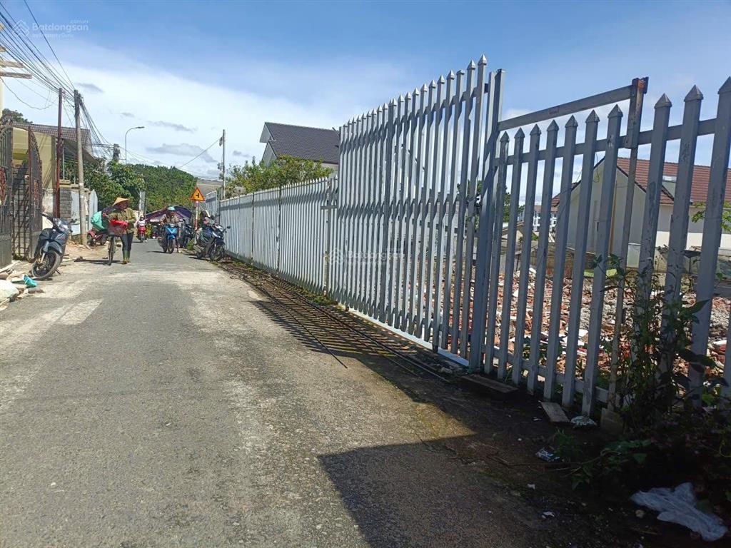 Bán đất tặng nhà đường hồ xuân hương, p9, tp đà lạt. dt 182m2, gần ngã 4 phan chu trinh, đường ô tô