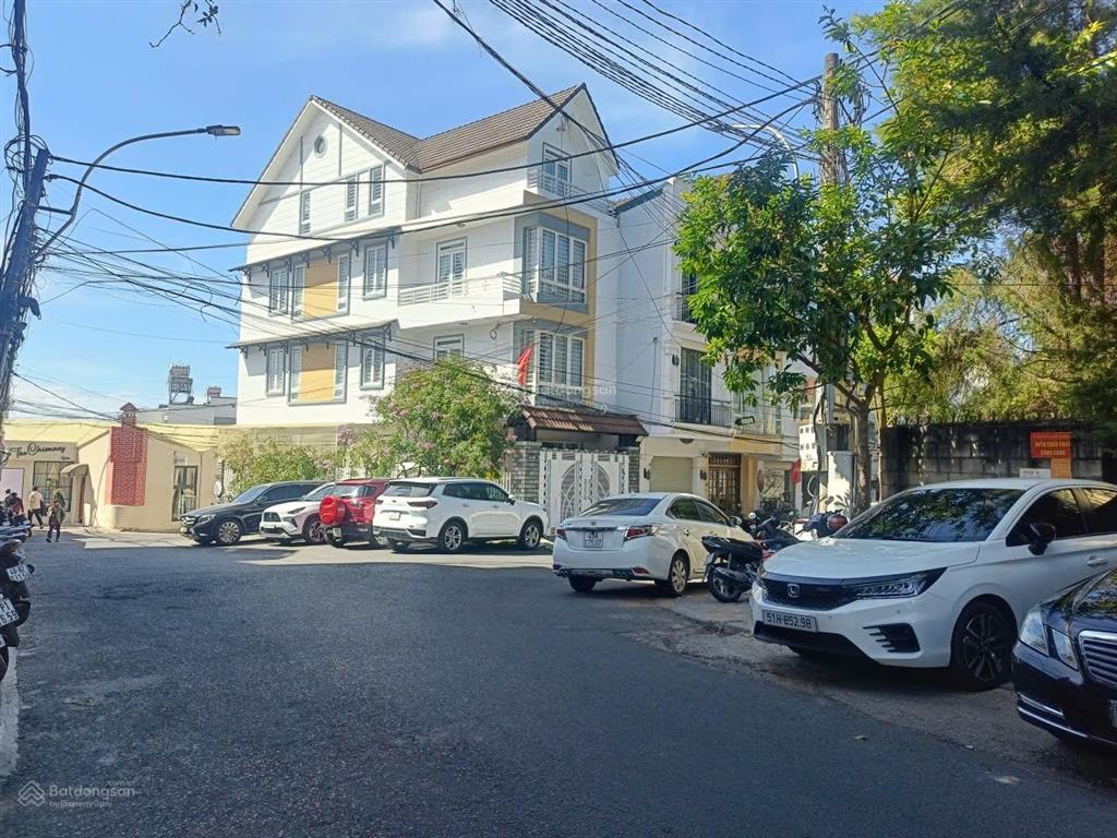 Nhà liên kế dt 65m2 full xây dựng đường ngô quyền, dân cư đông đúc, ô tô tận nơi. giá 5.3 tỷ