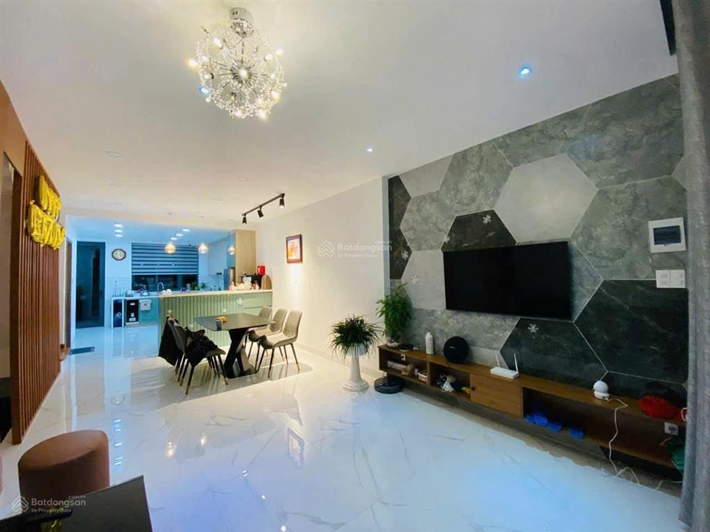 Nhà đẹp kqh thái lâm, p4, tp đà lạt. dt 100.64m2, 4 lầu, 4 phòng ngủ. đường ô tô. hoàn công. 8.5 tỷ